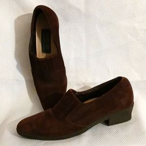 Red Cross shoes brown suede slipons